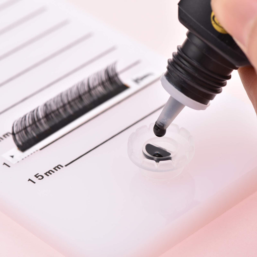 Beauty Junko Pro dual-compartment glue holder keeps glue ready