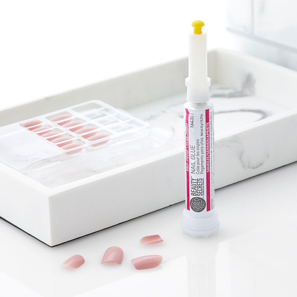Beauty Secrets Nail Glue fast-drying bond supports durable wear