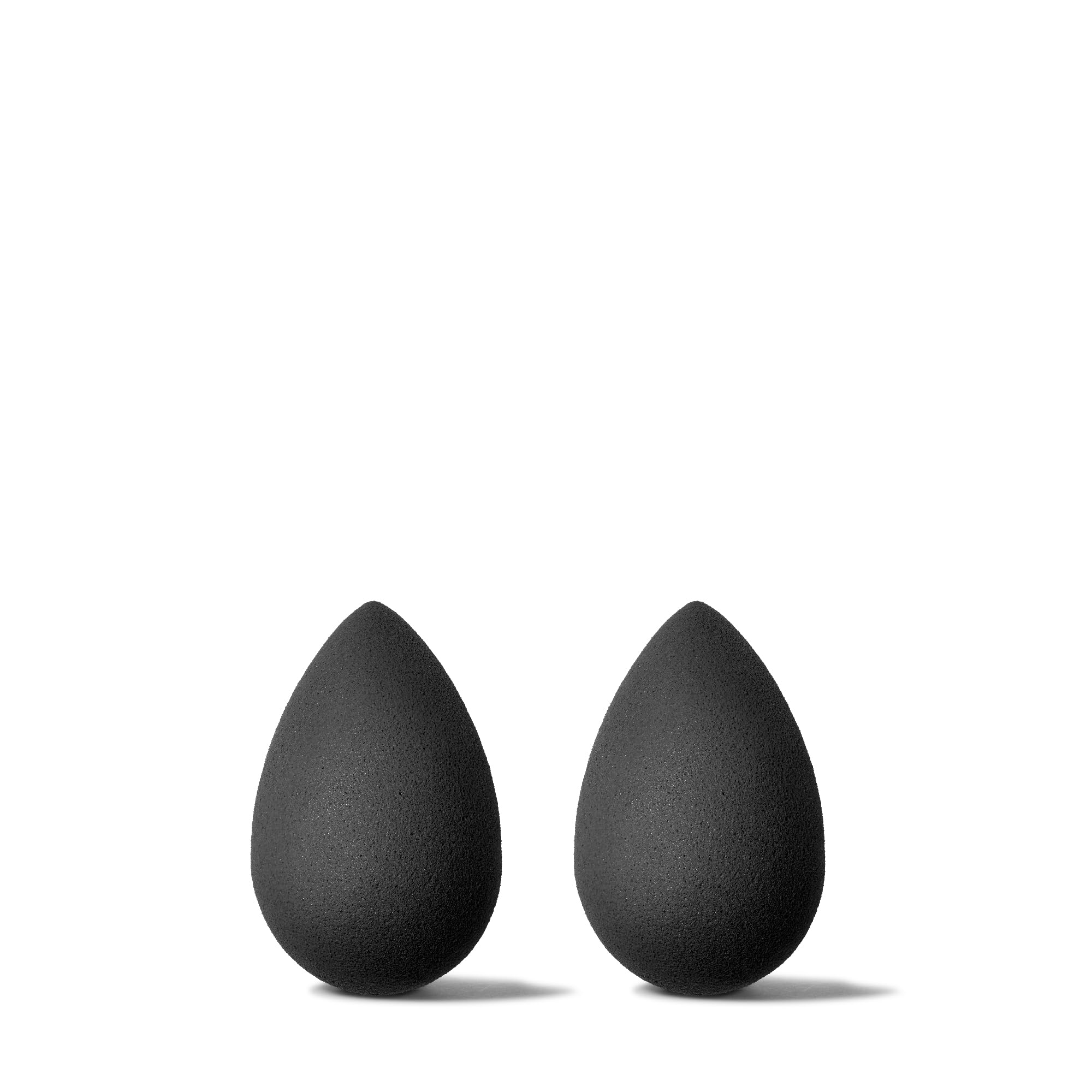 Beautyblender Micro Mini Pro Black close-up shows wet expansion for smooth blending