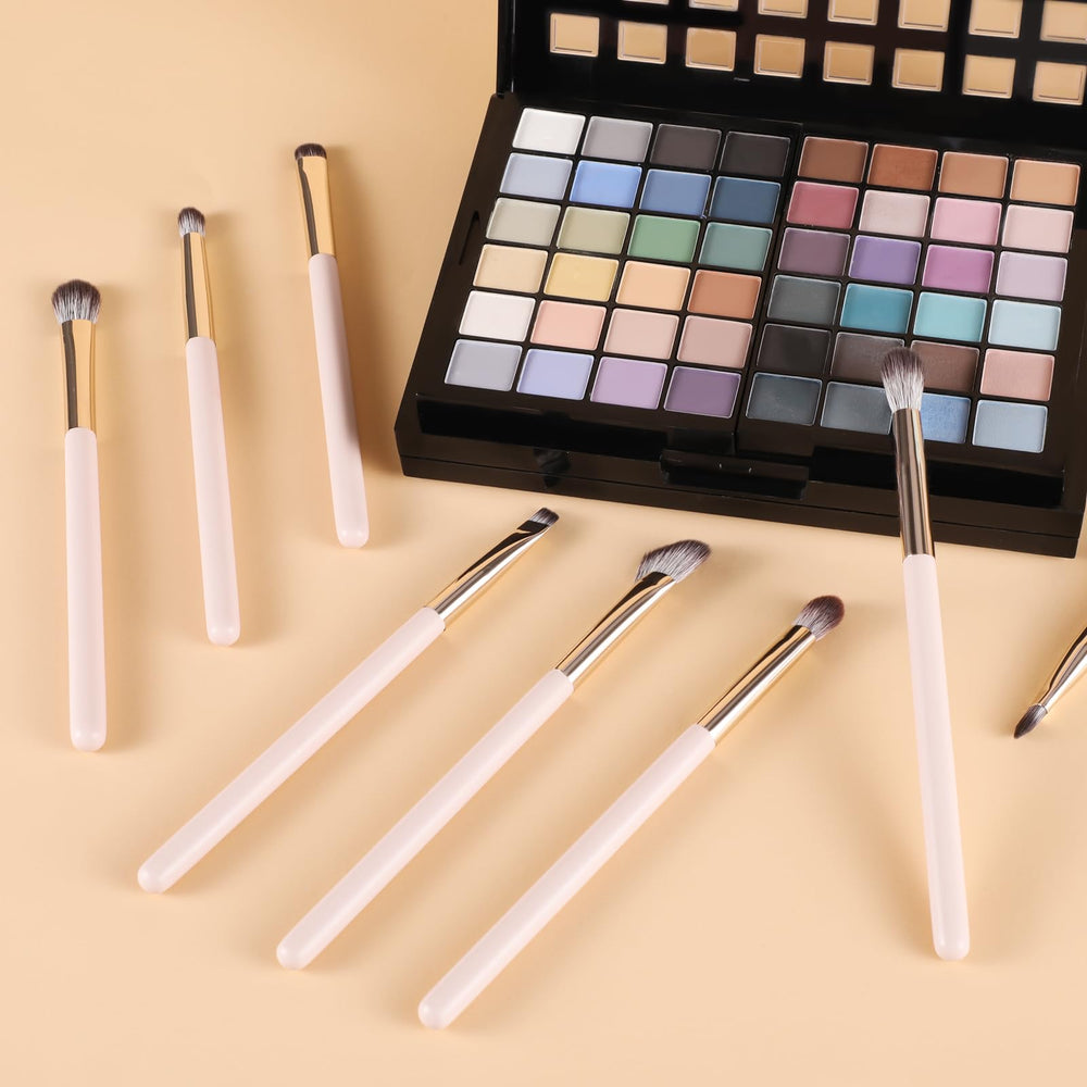 BeautyFactor angled eyebrow brush for defining brows with control.