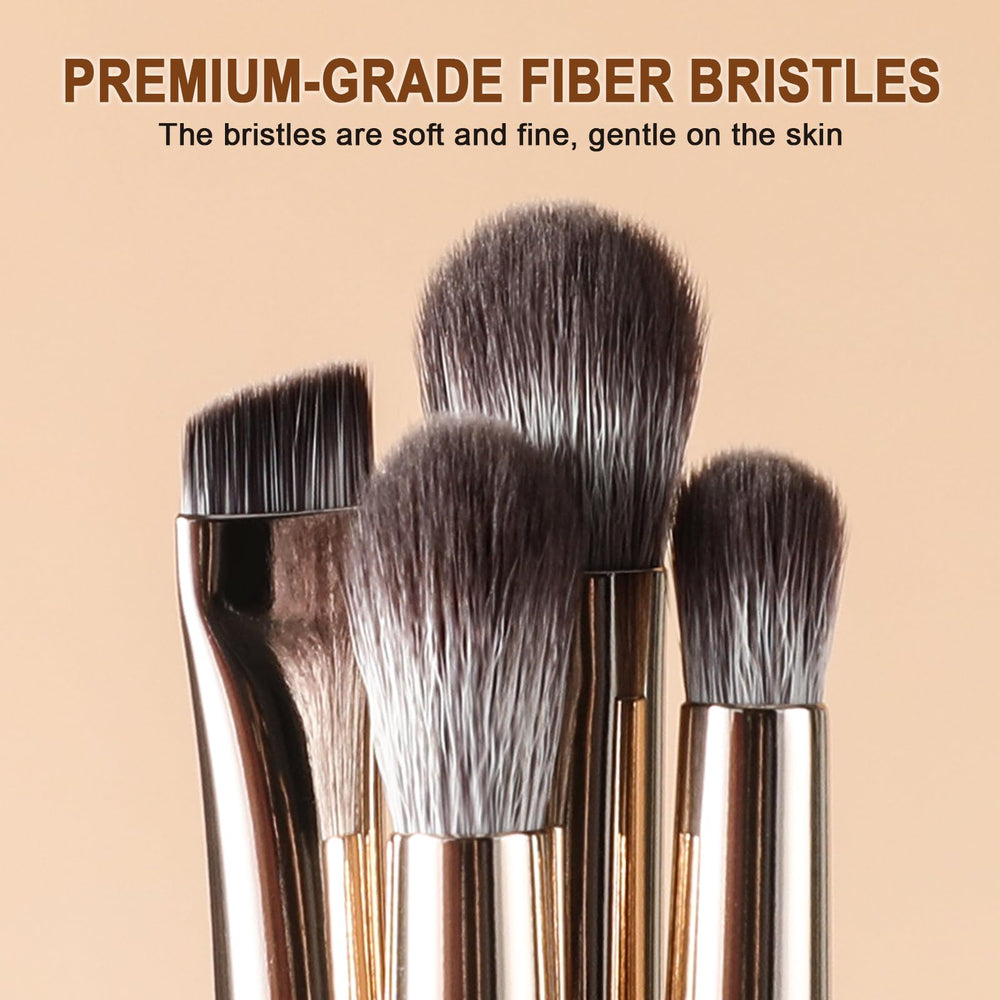 BeautyFactor concealer brush for precise under-eye concealing.