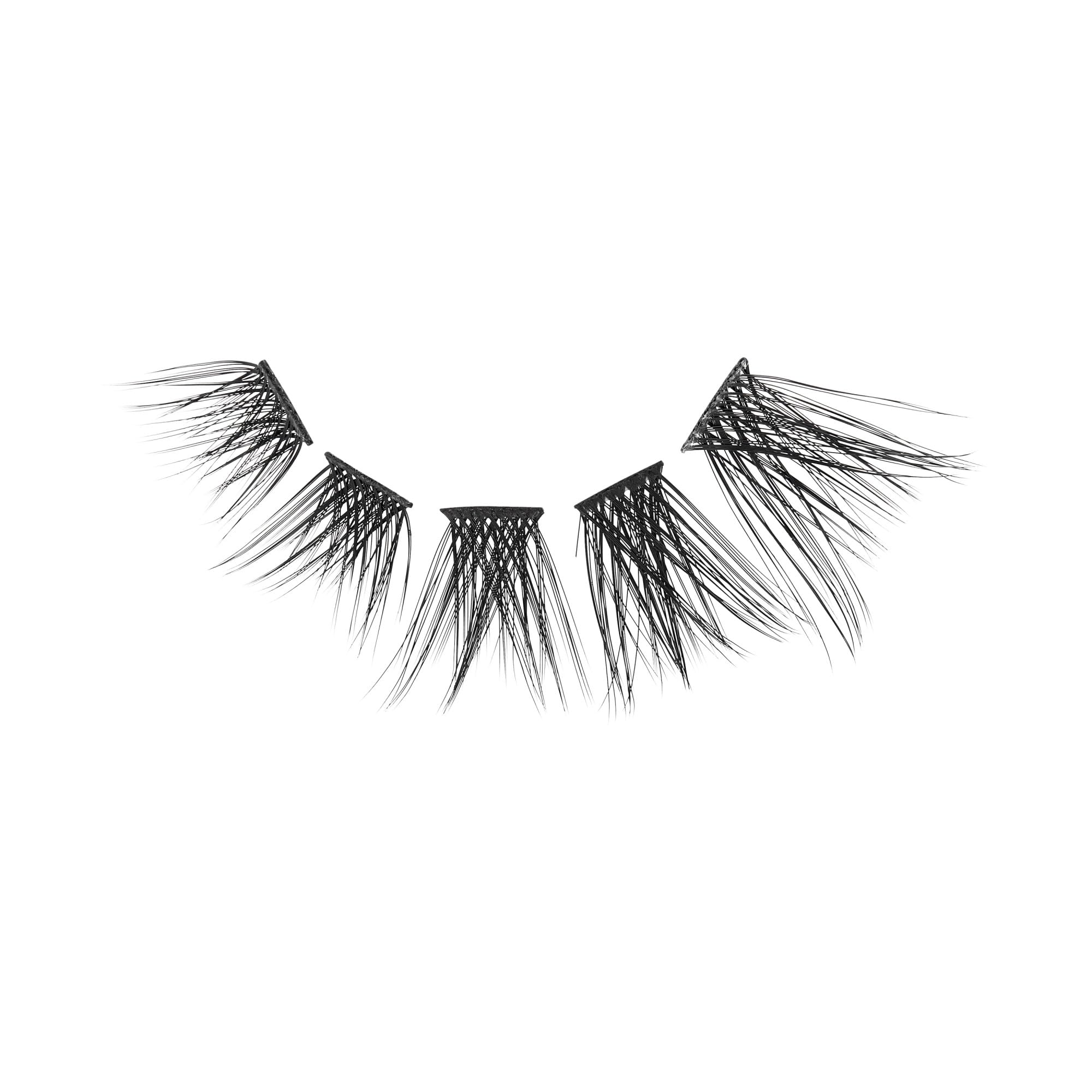 BeBlinky lashes are removable easily without damage to natural lashes.