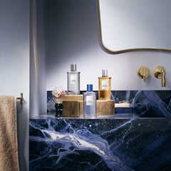 Beckham Classic Blue spray cap in action, ready for daily use.