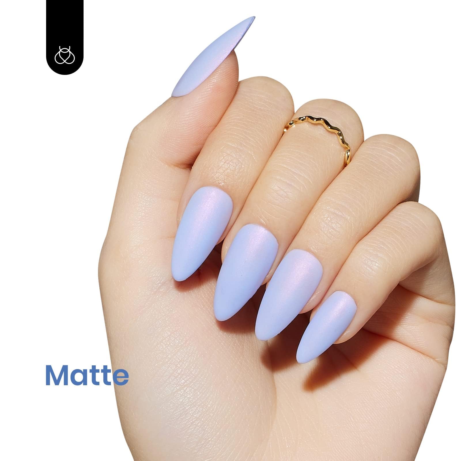 Beetles Gel Polish azul real, realza la manicura con brillo.