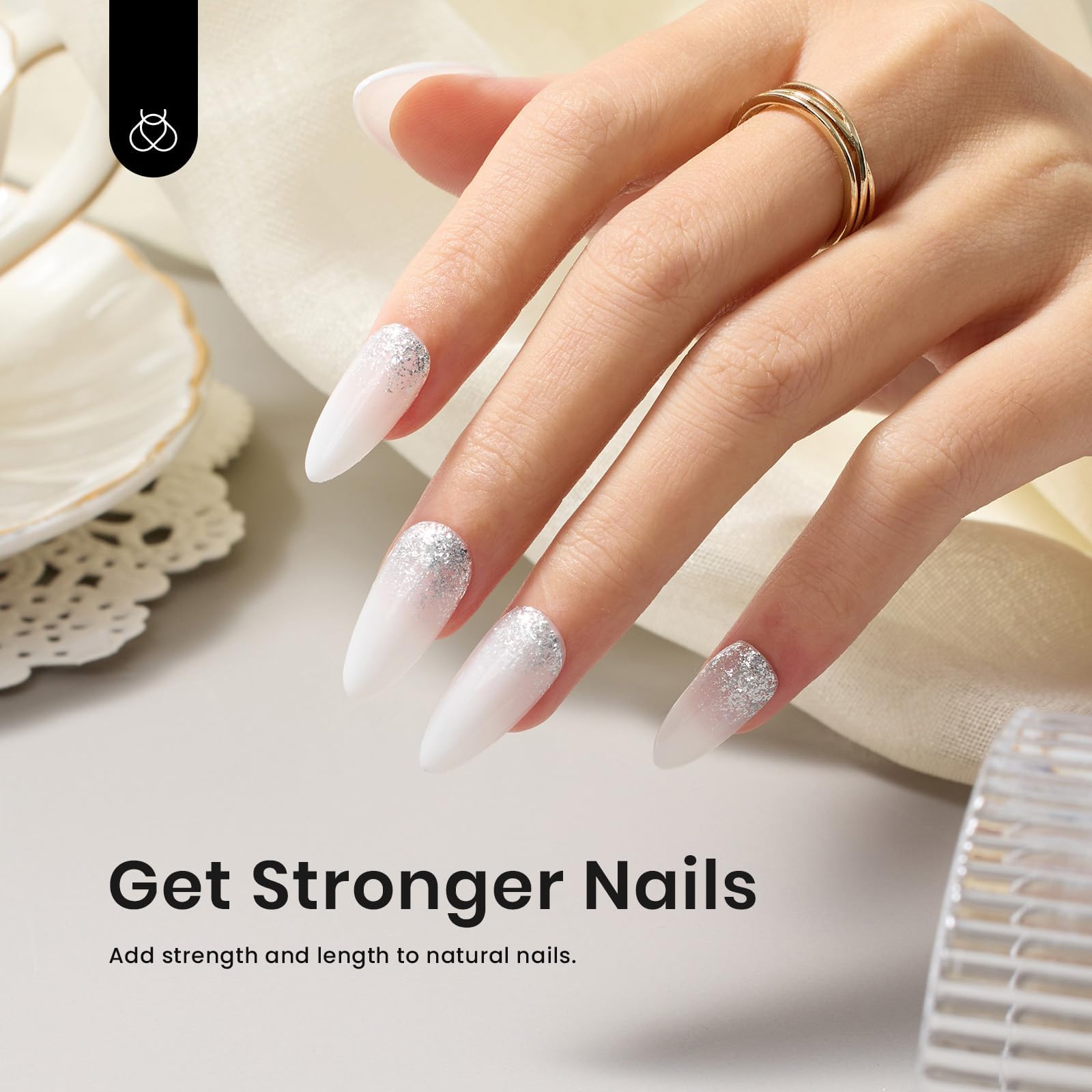 Beetles Builder Gel define el apex para uñas con forma estable
