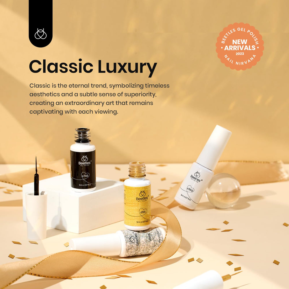 Beetles gel delineador para uñas en plata, líneas definidas y destellos reflectantes.