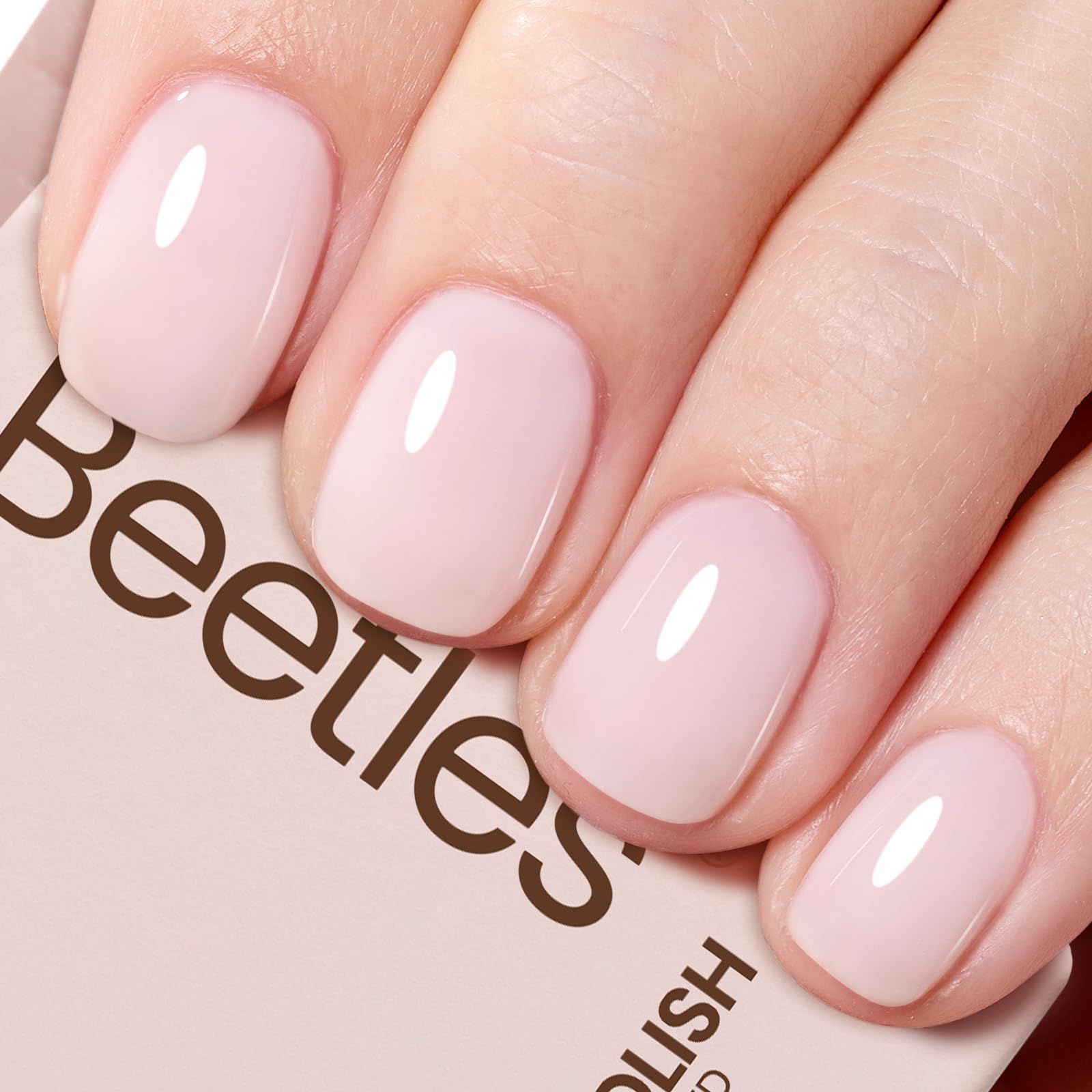 Beetles rosado lechoso en botella, tono translúcido para un look natural diario