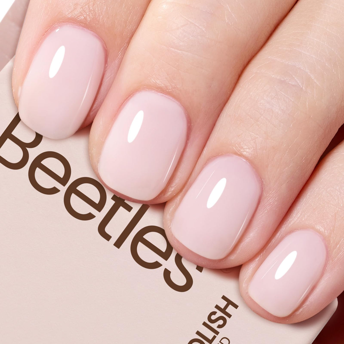 Beetles rosado lechoso en botella, tono translúcido para un look natural diario