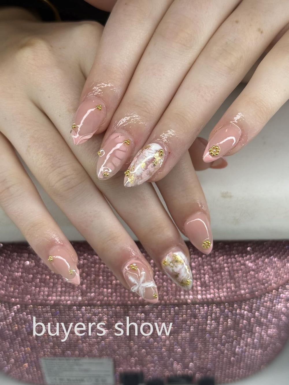 Bellecrey silver nail beads caviar 2.5mm for standout details.