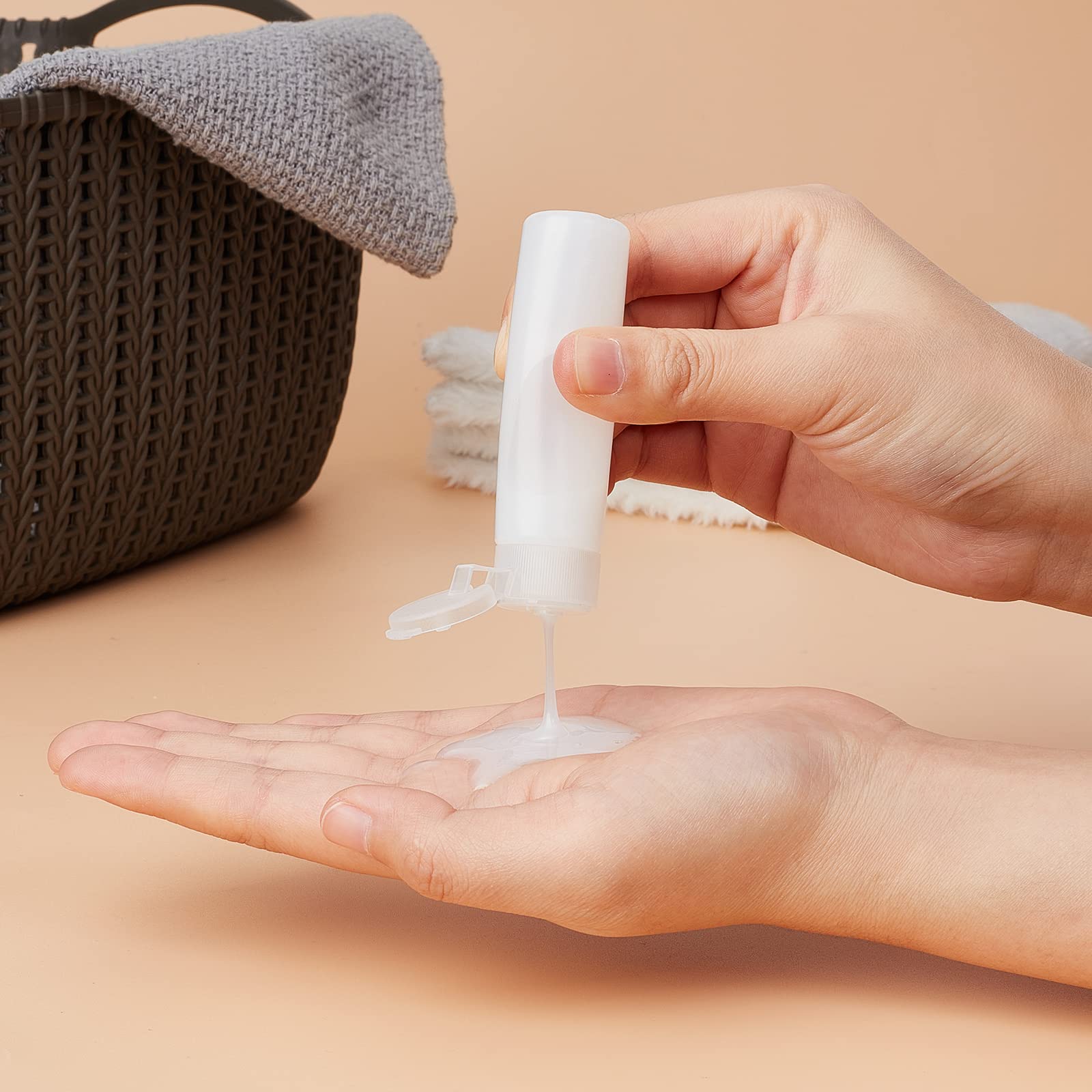 BENECREAT spiral seal closure prevents leaks during travel