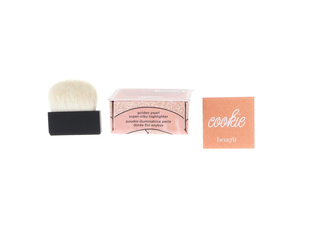 Benefit Cookie Powder Highlighter includes rounded blush brush for easy application.