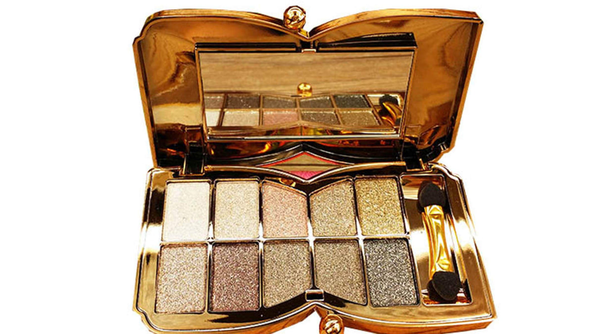 Bernecy, paleta de sombras con brillo diamante para combinaciones nocturnas.