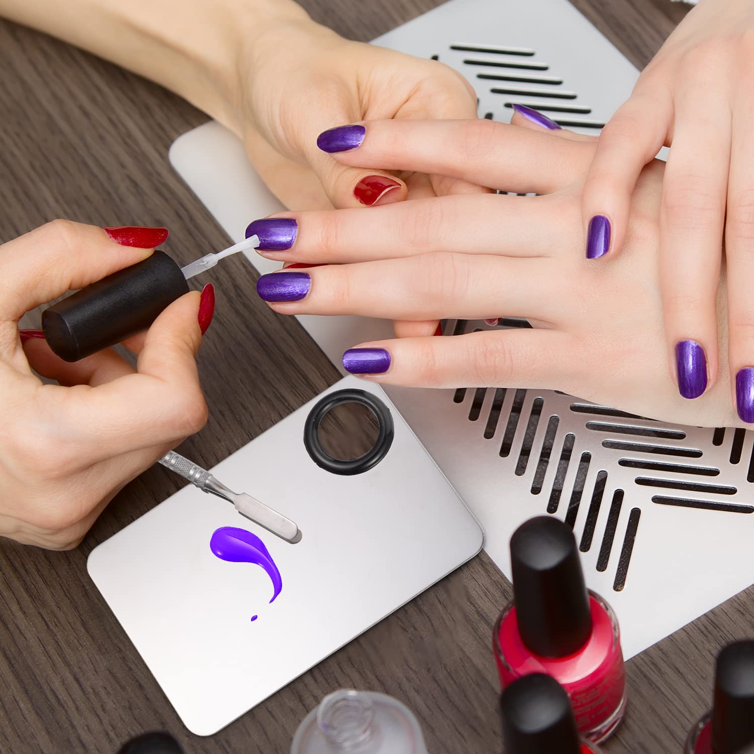 BESARME paleta portátil y ligera para maquilladores en movimiento.