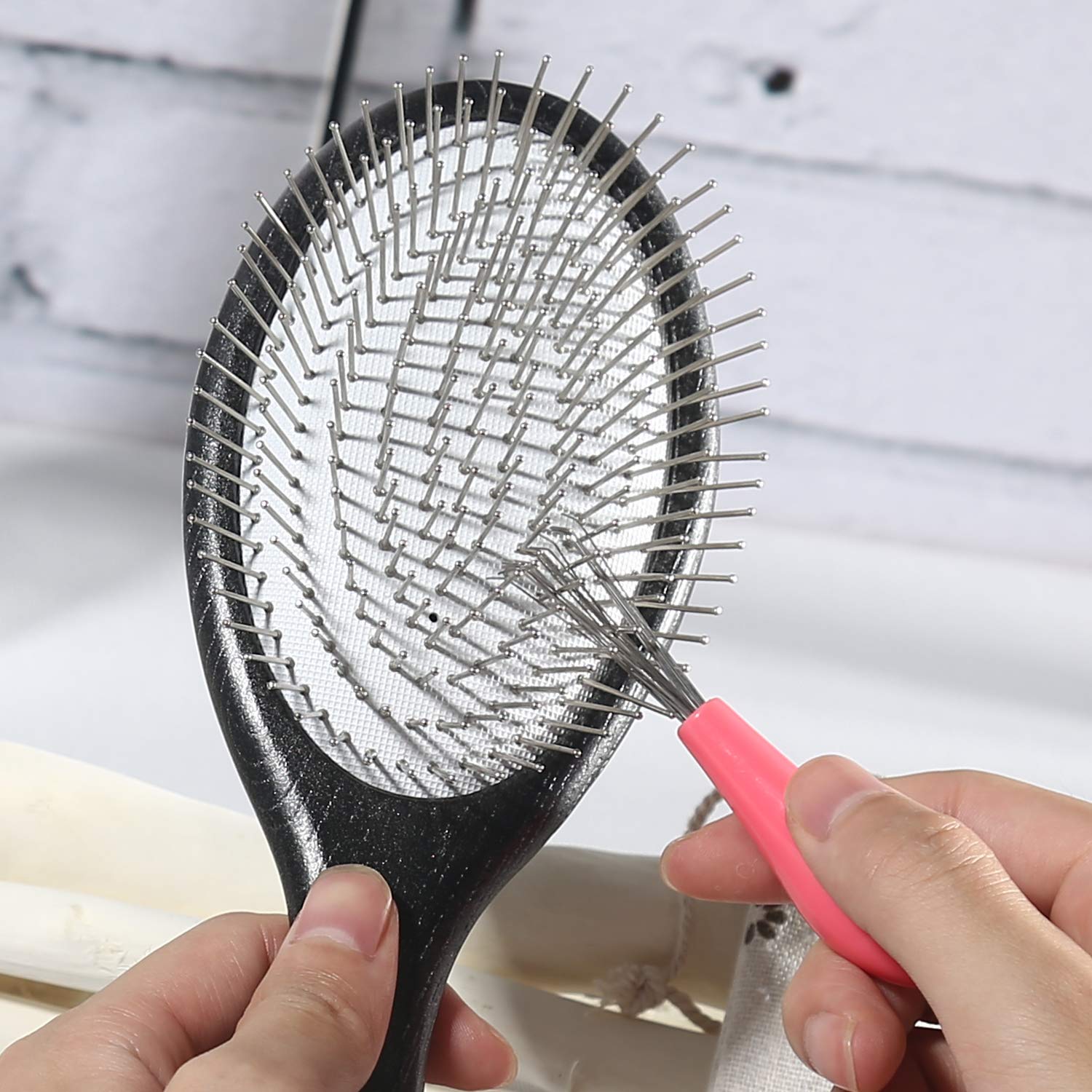 BESTOOL works on all hair types for detangling and gentle grooming