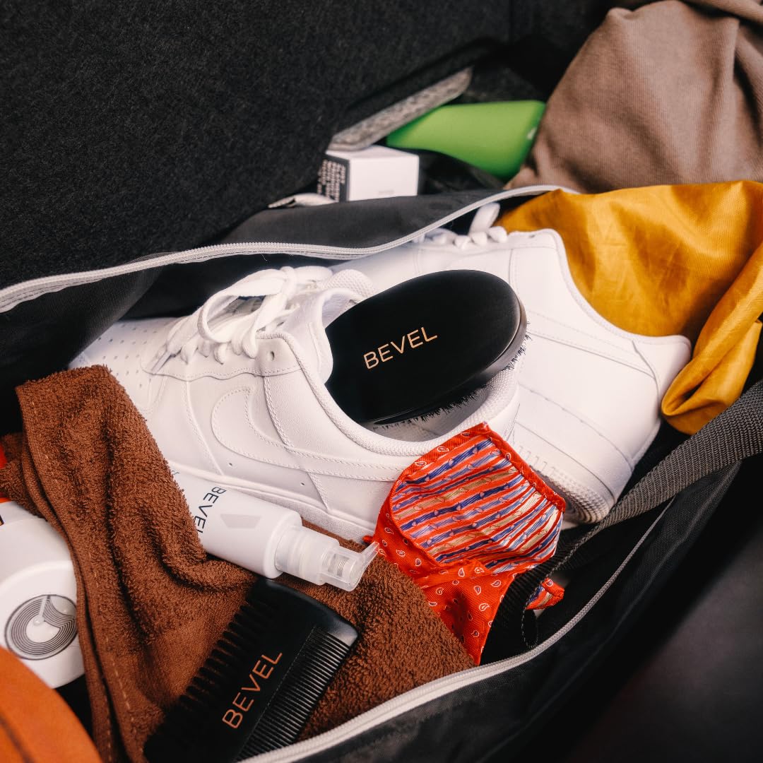 Pearwood‑based kit ideal for travel touch‑ups and on‑the‑go grooming.