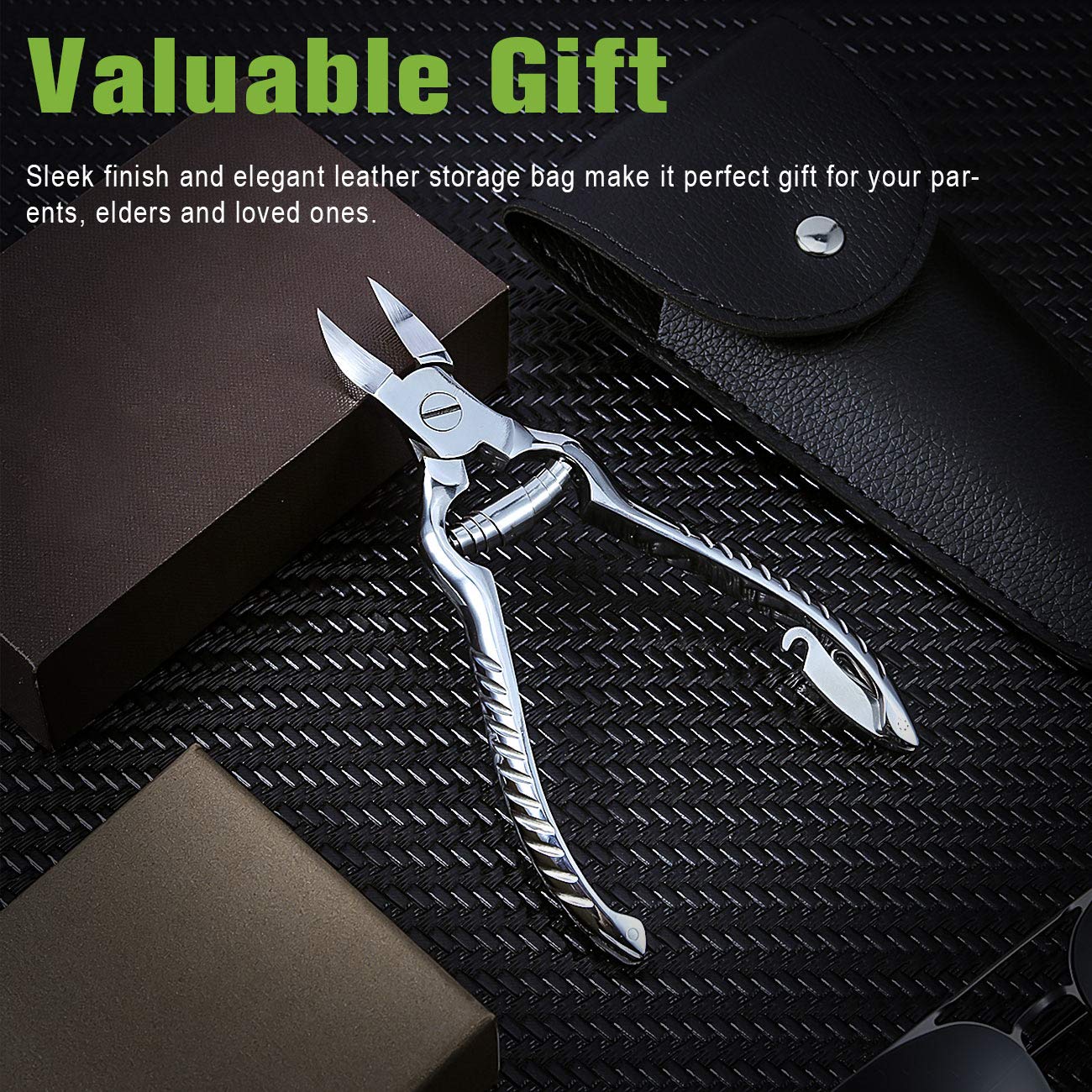 BEZOX leather case detail keeps the clippers protected and clean.