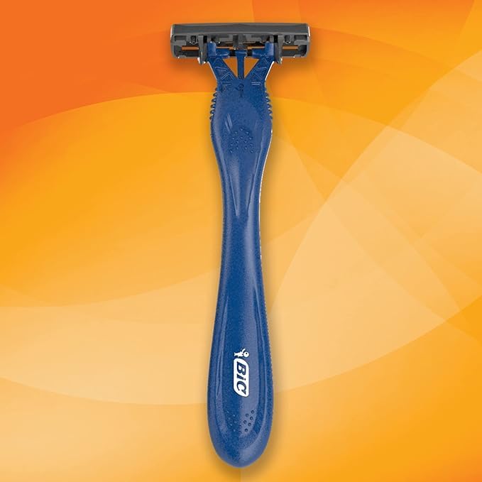 BIC Comfort 3 Advance ergonomic textured handle enhances control during shaving.