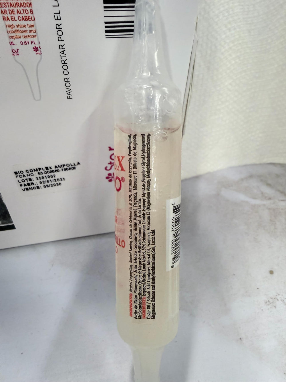 Bio Complex cabello teñido mantiene color y brillo vivo.