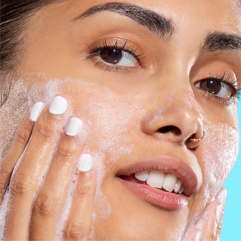 Biore Balancing Face Wash daily routine setup with water splash.
