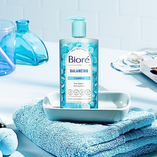 Biore Balancing Face Wash vegan cruelty-free label closeup.