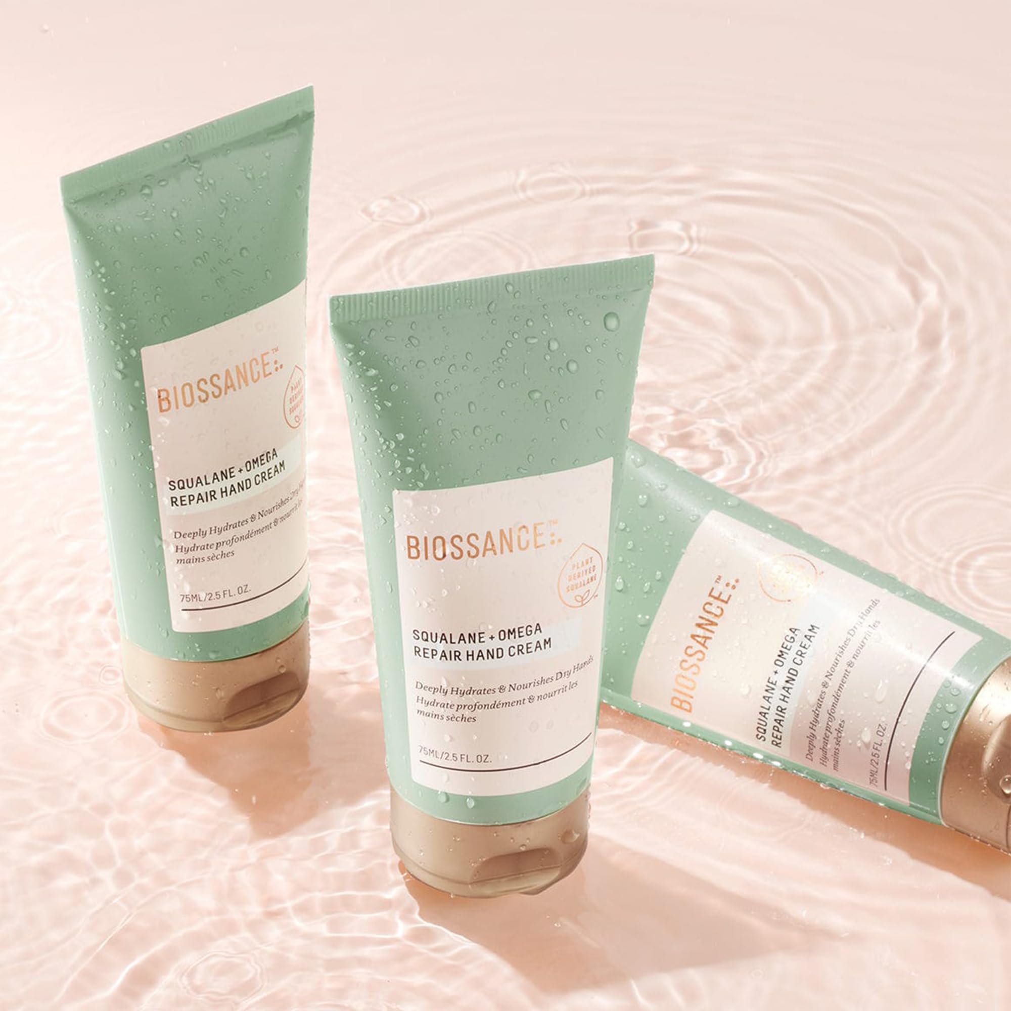 Biossance omega-ingredientes cuidan la piel de las manos.