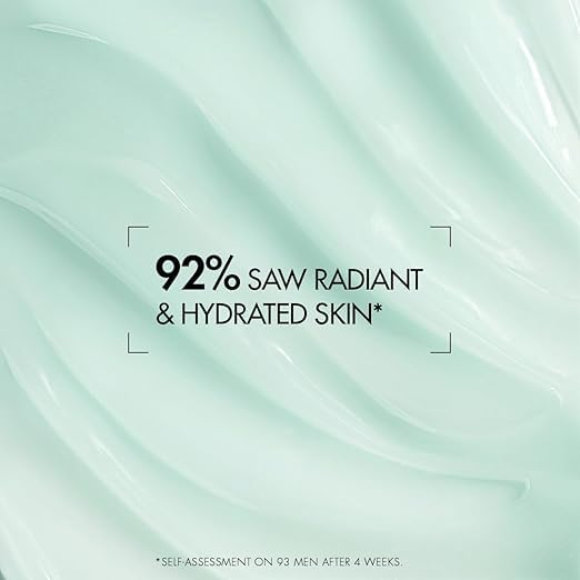 Biotherm Aquapower Advanced Gel application in palm demonstrates easy routine