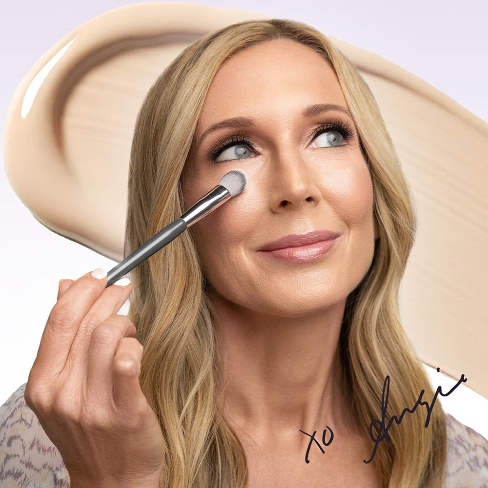 BK Beauty Angie A506 compact travel design supports easy on-the-go touch-ups.