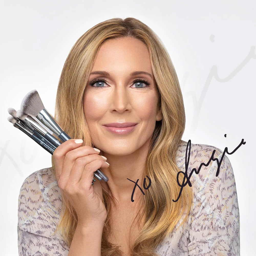 BK BEAUTY Angie Hot and Flashy A507 compact travel-ready brush for on-the-go looks.