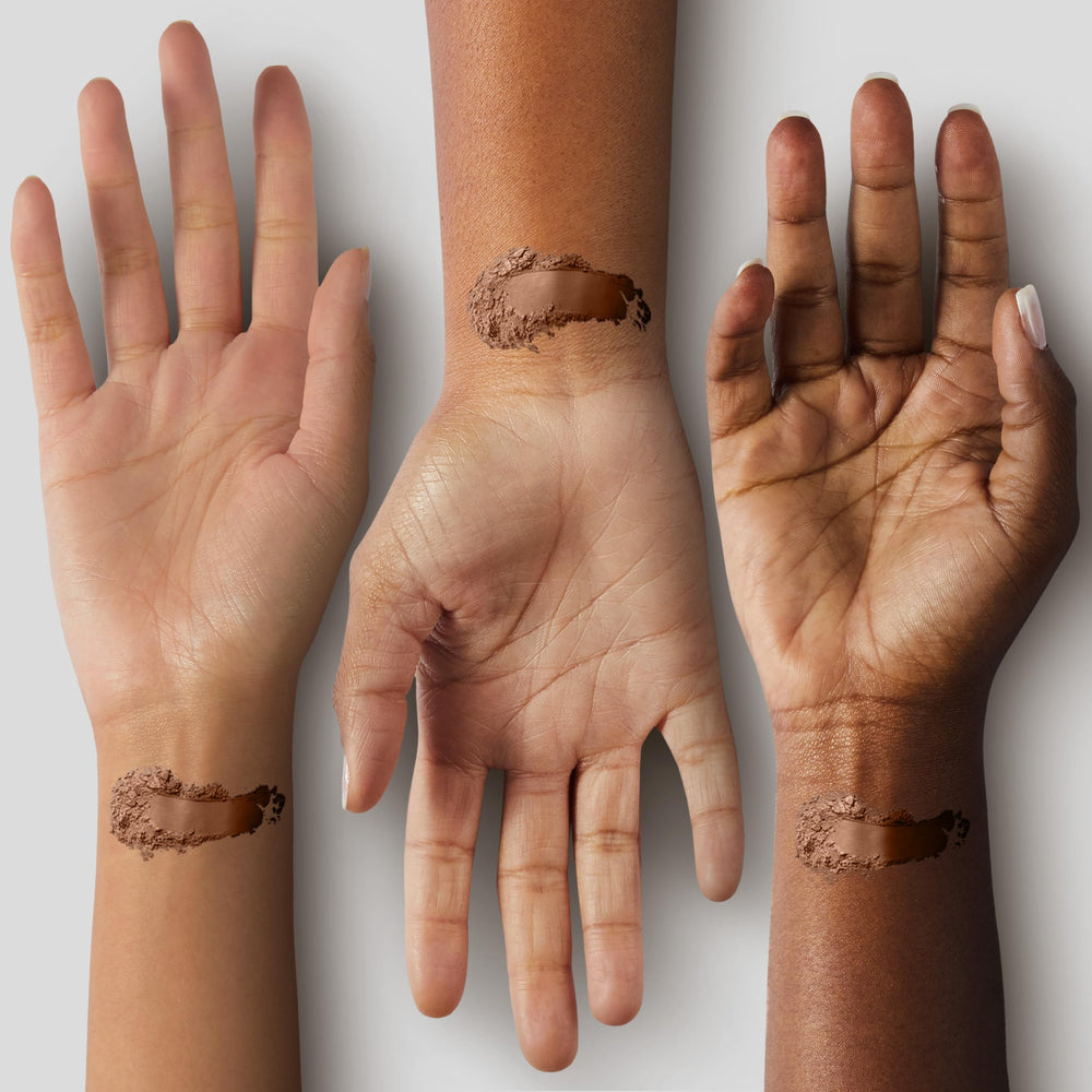 Black Radiance oil-absorbent formula minimizes shine on light skin tones.