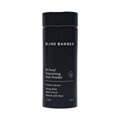 Blind Barber 80 Proof Powder sobre la botella para volumen ligero y acabado mate