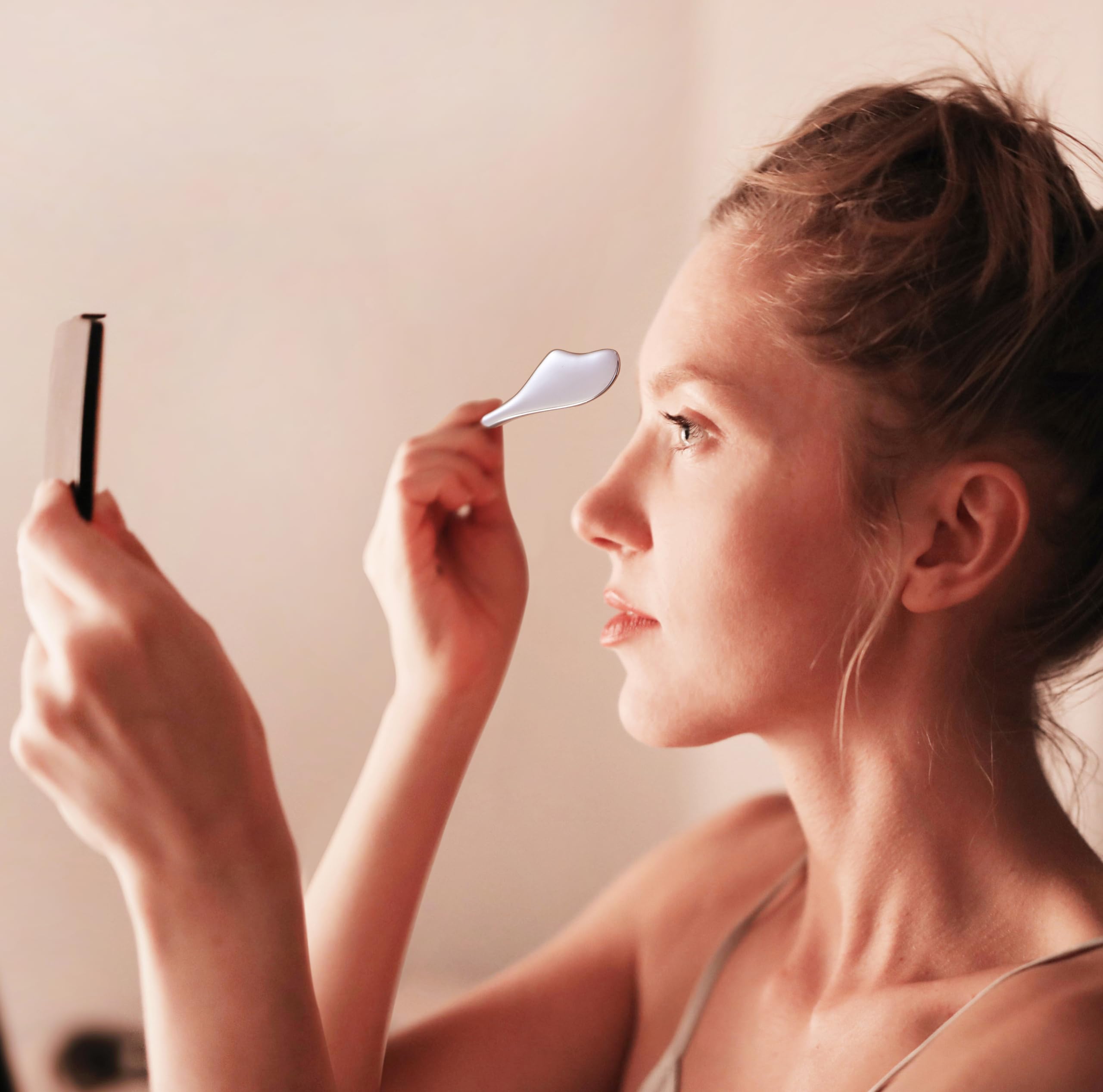 BLISLIFE Mini Eye Care Stick durable metal with self-cooling helps soothe inflammation.