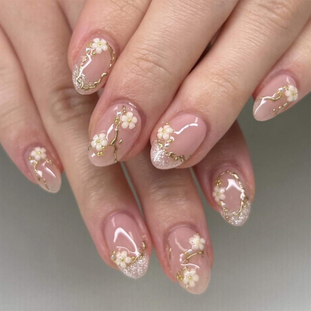 Bloazife uña postiza nude rosa con flor, ideal para primavera