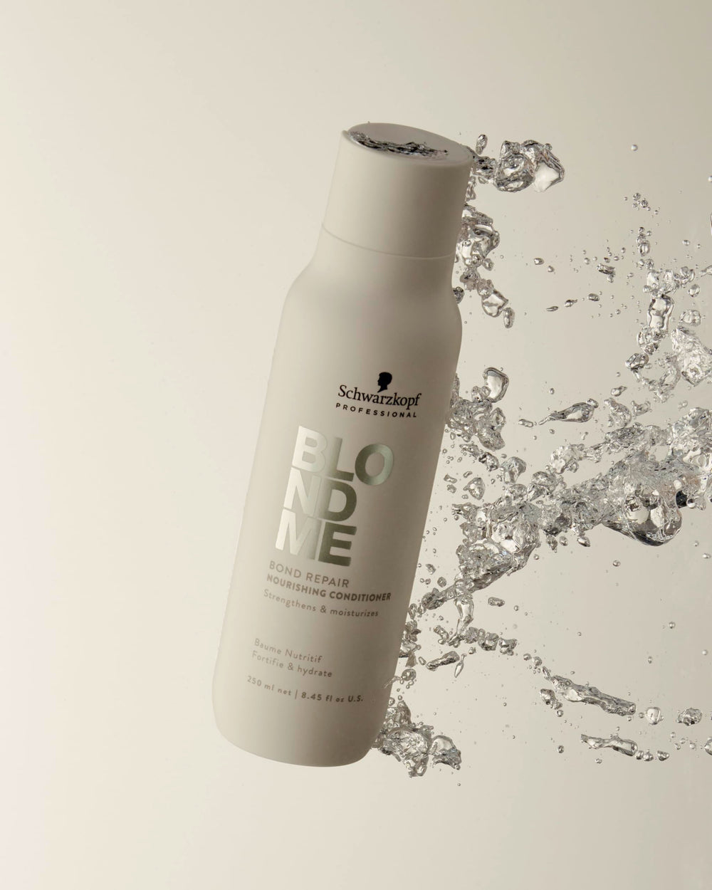 Detangling action with BlondMe conditioner on combed strands