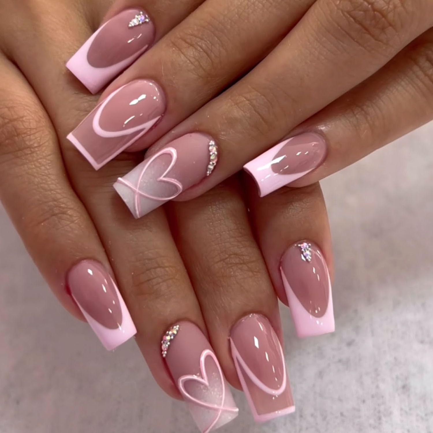 Blruyci uñas postizas cuadradas en rosa claro para cambio rápido de look diario.