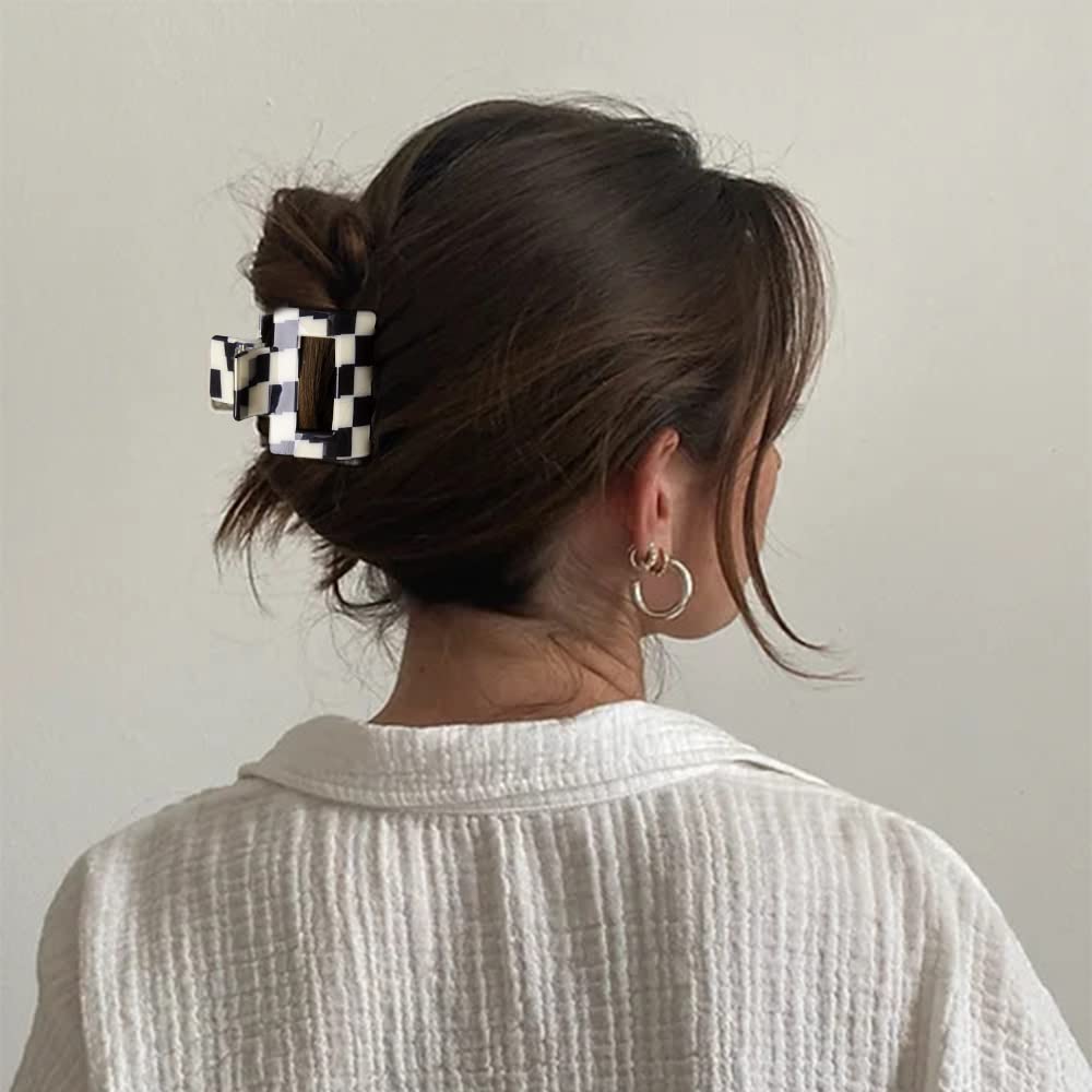 Bmobuo non-slip teeth closeup shows strong grip to hold hair firmly without slipping.
