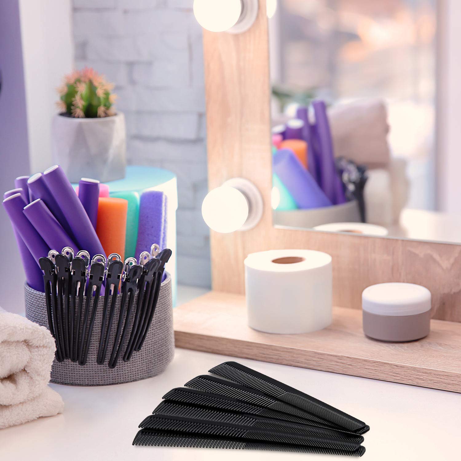 Boao tapered barber comb close-up highlights heat-resistant, smooth-sliding teeth