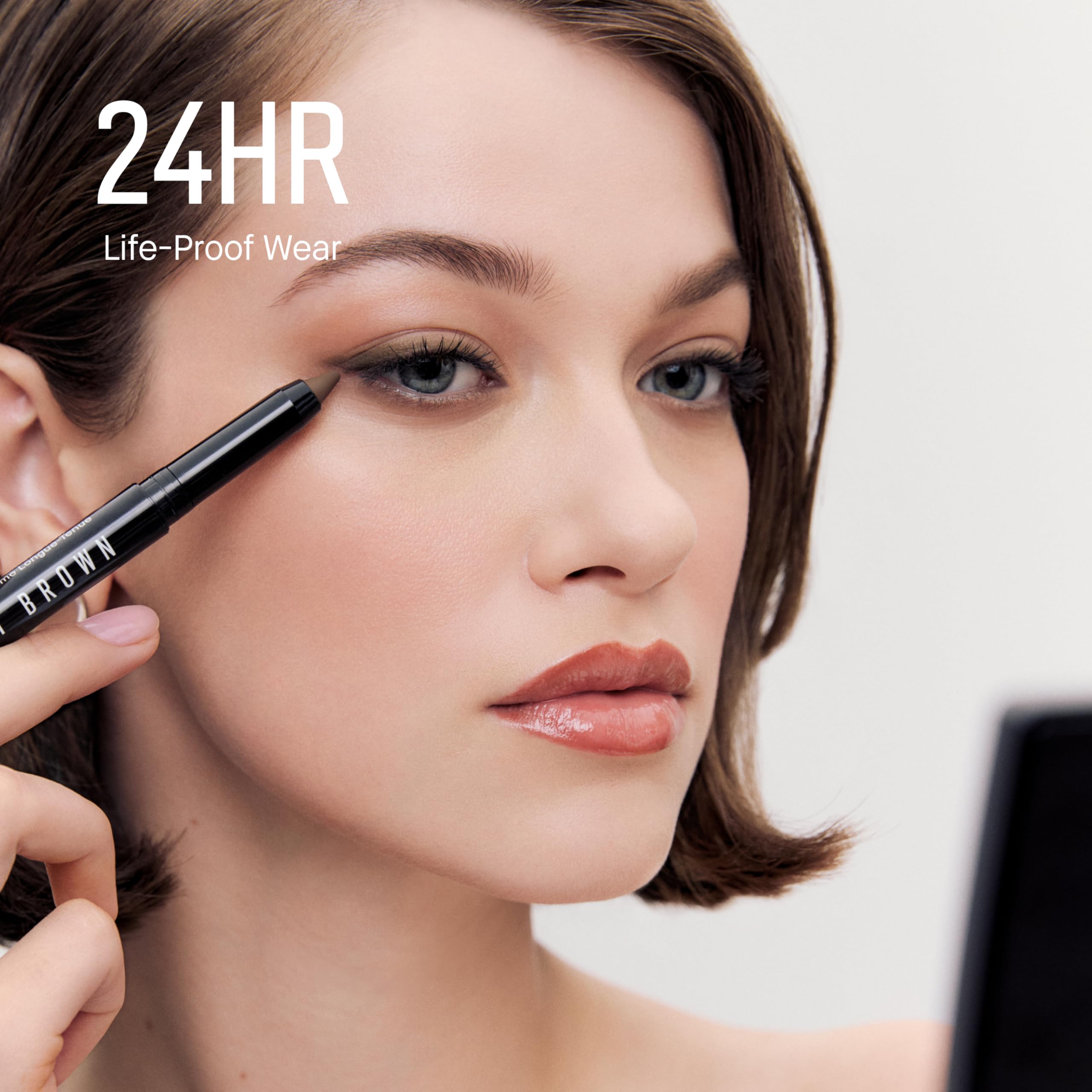 Swip-and-go application by Bobbi Brown for sleek lines or smoky finishes.