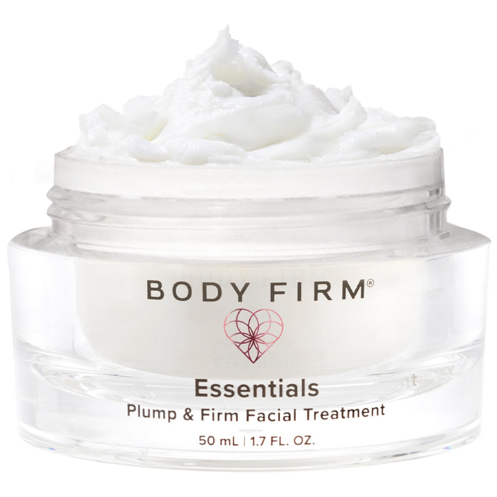 Body Firm Crépe Erase bottle pour demonstrates deep hydration for overnight plump.