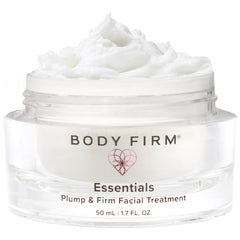 Body Firm Crépe Erase bottle pour demonstrates deep hydration for overnight plump.