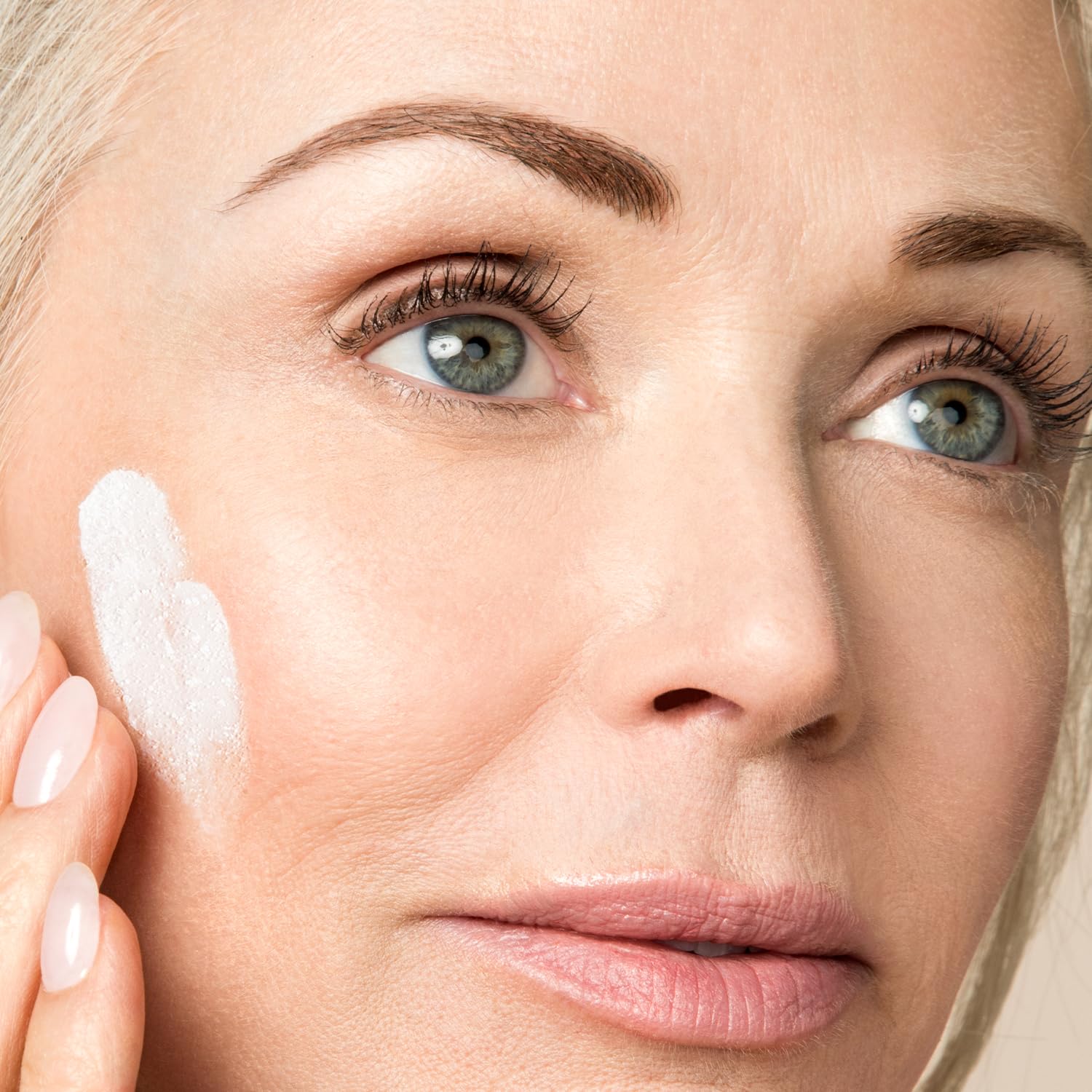 Packaging and 6 fl oz bottle for daily exfoliation routine