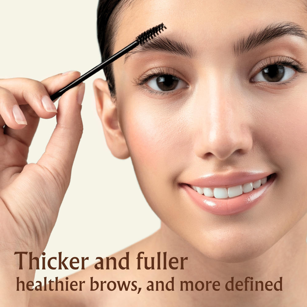 BodyJ4You close-up on lashes and brows showing conditioning care.