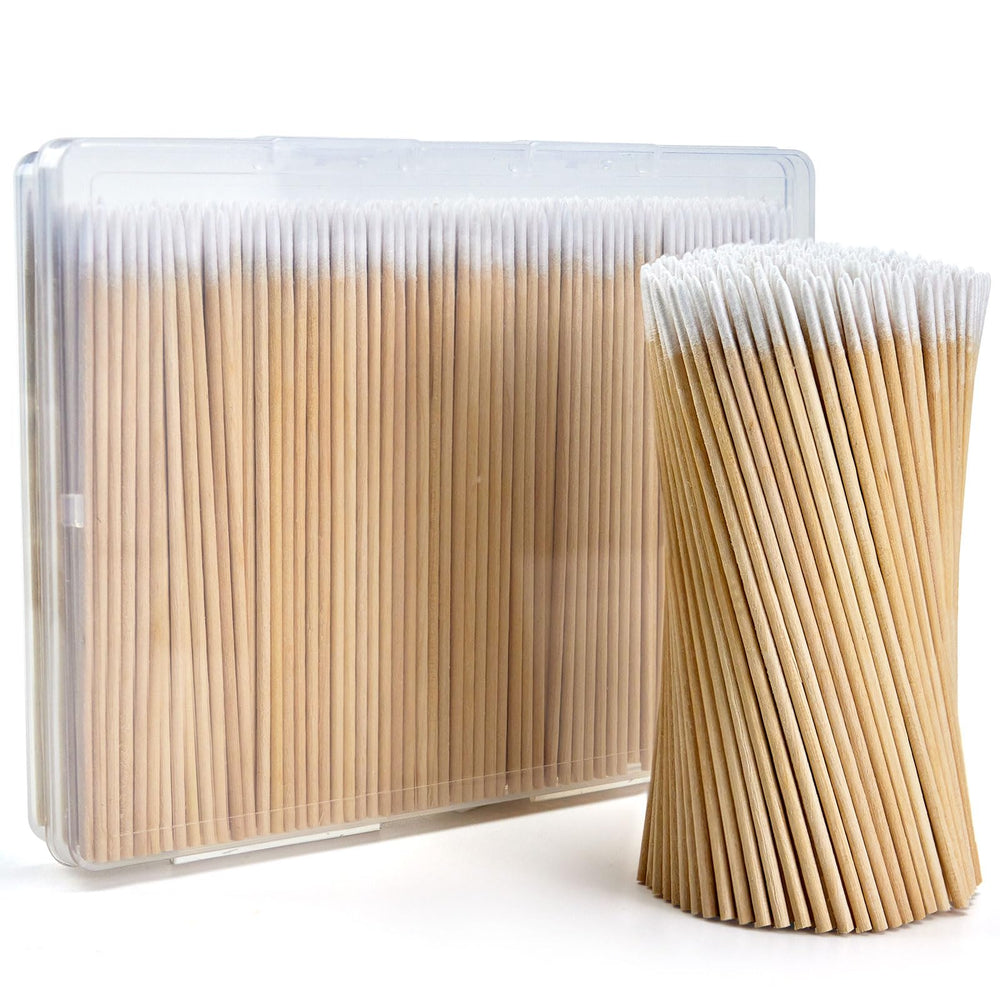 Boesma pointed cotton swabs with storage box for precise makeup cleanup.