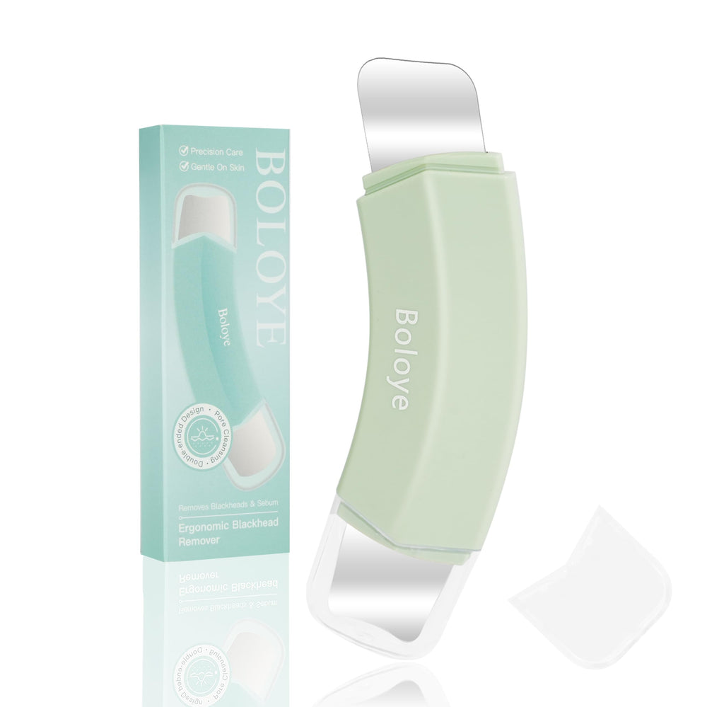Boloye blackhead remover dual-head in action cleansing pores around the nose.