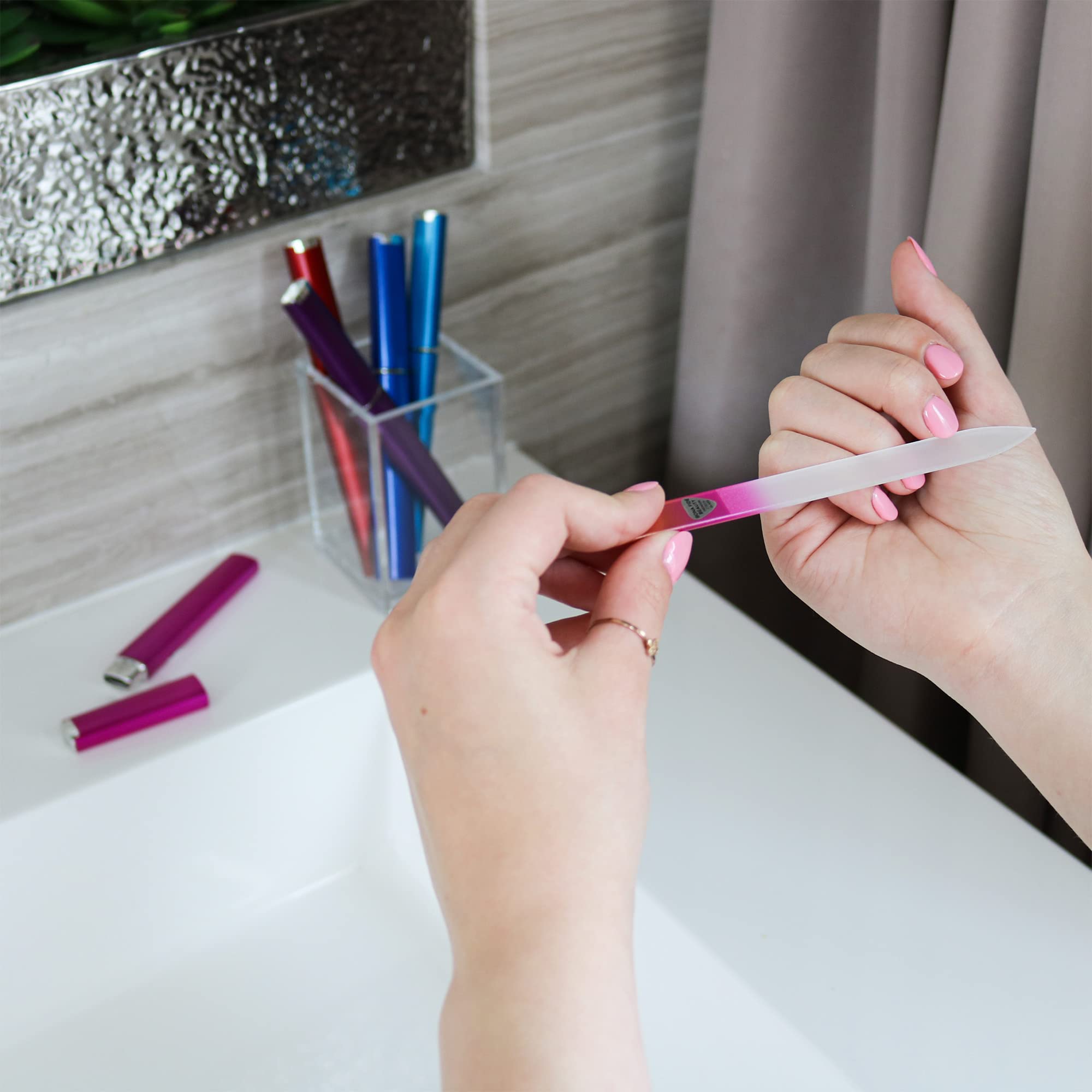 Travel-ready Bona Fide Beauty nail file kit for natural nail care on the go.