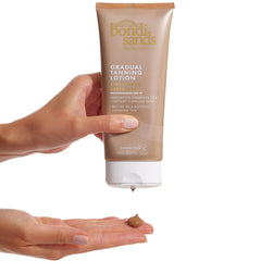 Bondi Sands Gradual Tanning Lotion, textura cremosa con hidratación suave