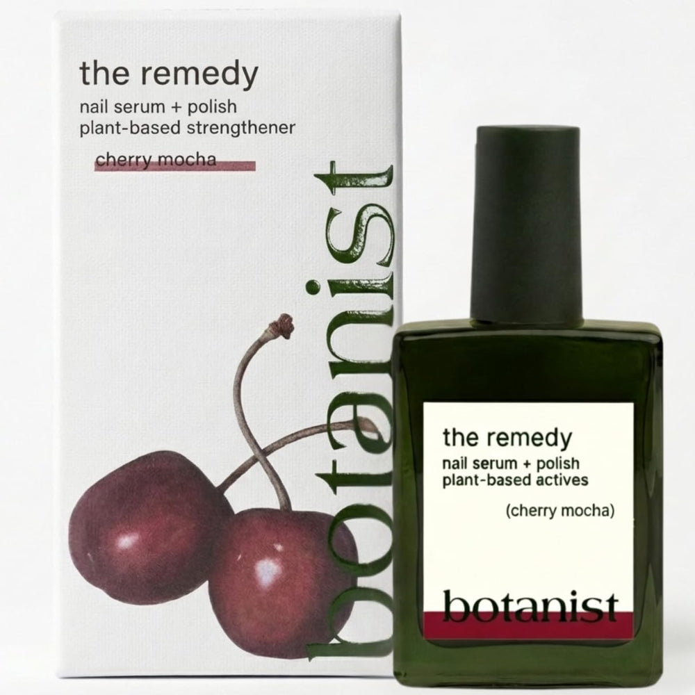 Botanist Nails El Remedio muestra uñas dañadas por acrílicos y geles con color reparador