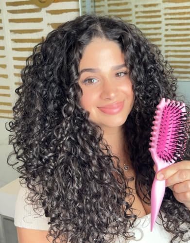 Bounce Curl Define EdgeLift Brush with 4x thicker pad for enhanced durability during use