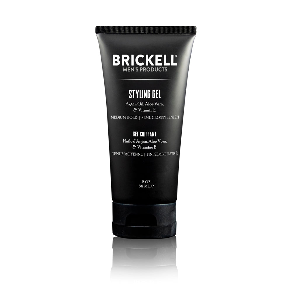 Gel de peinado Brickell en envase de 2oz para fijación media y acabado natural