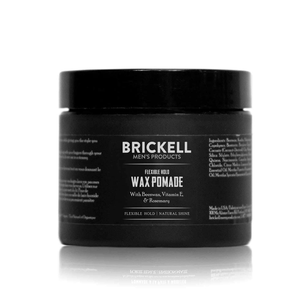 Brickell Hombres Pomada Flexible, envase de 2 oz, ofrece fijación suave y brillo natural.