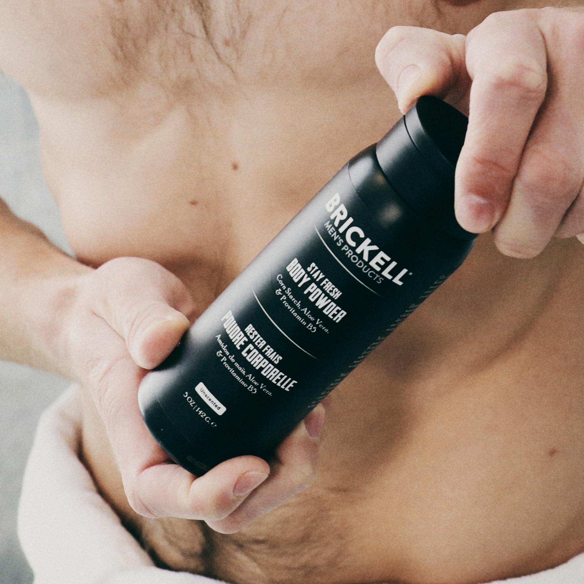 Ingredientes naturales de Brickell Stay Fresh, aloe vera para cuidado suave de la piel.